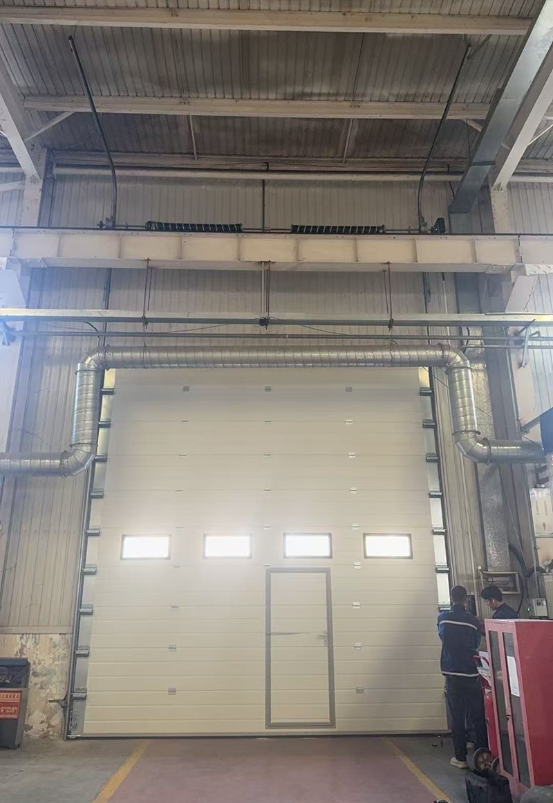 华泰智能工业滑升门应用于厂房 / 仓库,金属材质坚固耐用,可电动升降、运行平稳,适配工业场景的高效、安全管理需求。 华泰智能工业滑升门应用于厂房 / 仓库,金属材质坚固耐用,可电动升降、运行平稳,适配工业场景的高效、安全管理需求。